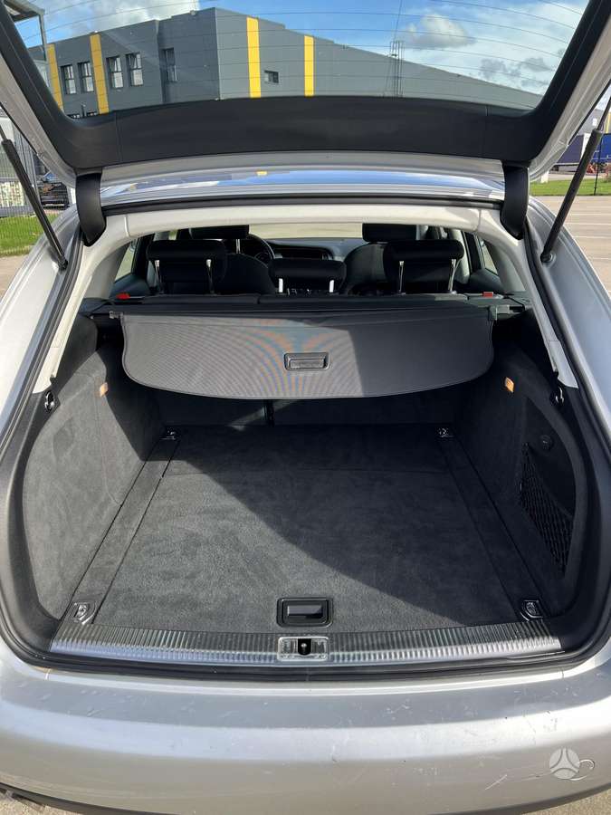 Audi A4 2009 — photo 13