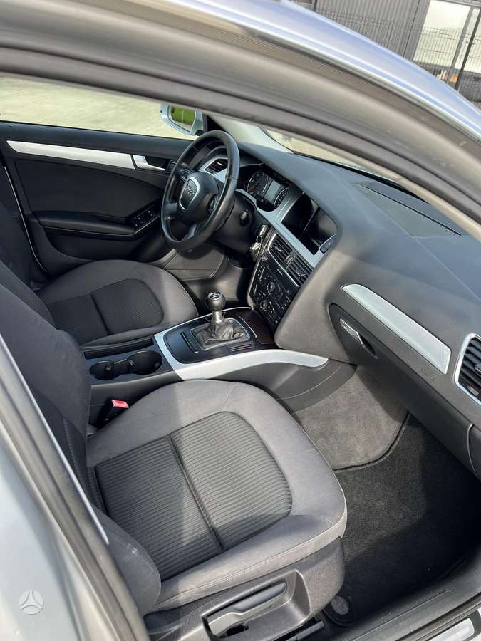 Audi A4 2009 — photo 14