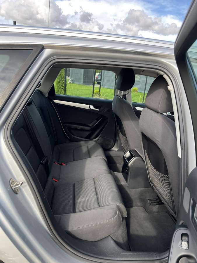 Audi A4 2009 — photo 15