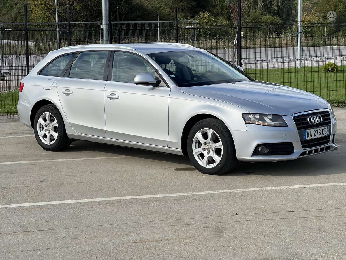 Audi A4 2009 — rear view
