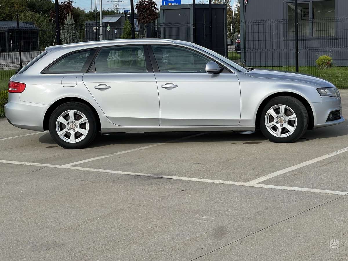 Audi A4 2009 — engine 1986 cm³, 140 HP (103kW)