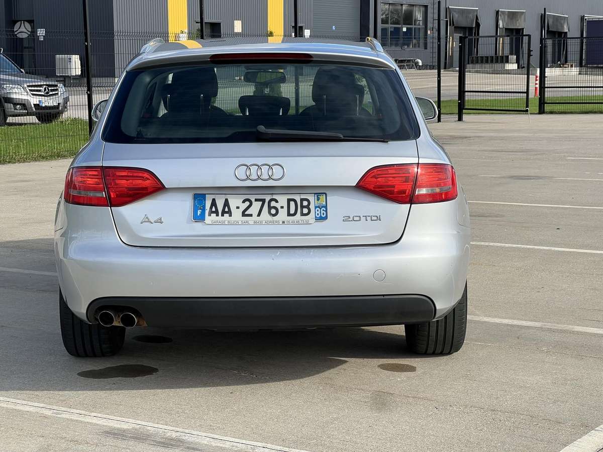 Audi A4 2009 — photo 7