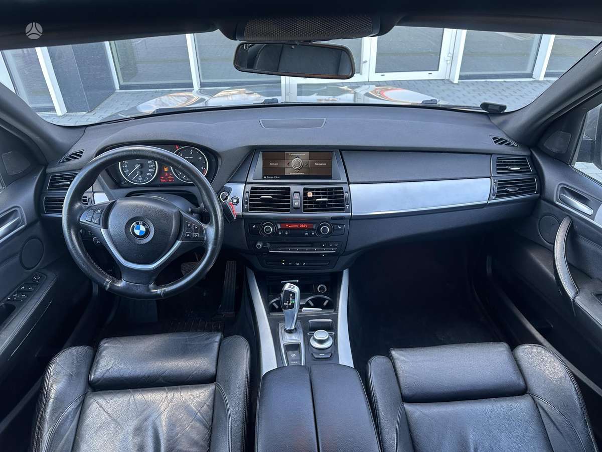 BMW X5 2009 — photo 12