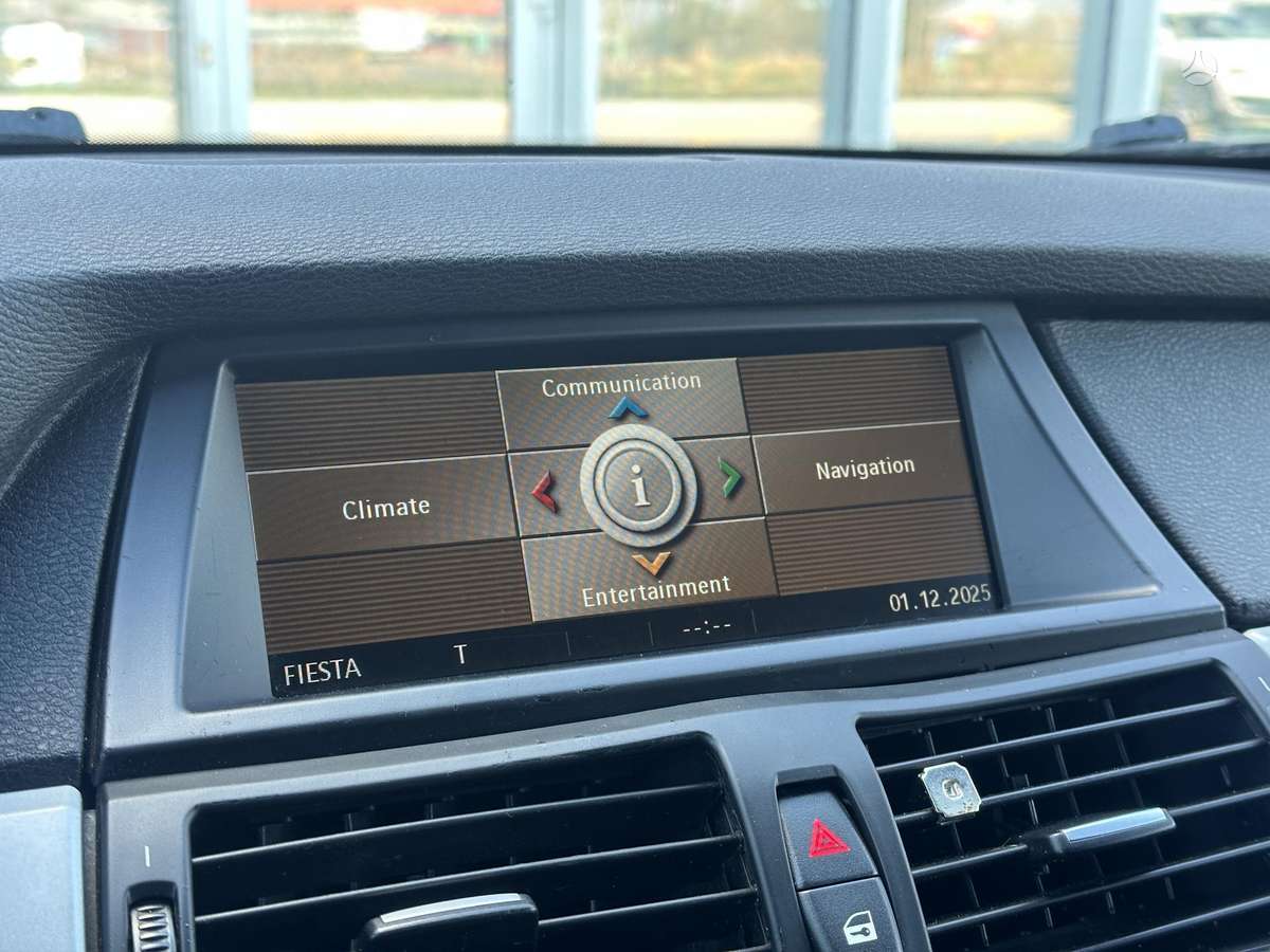 BMW X5 2009 — photo 14