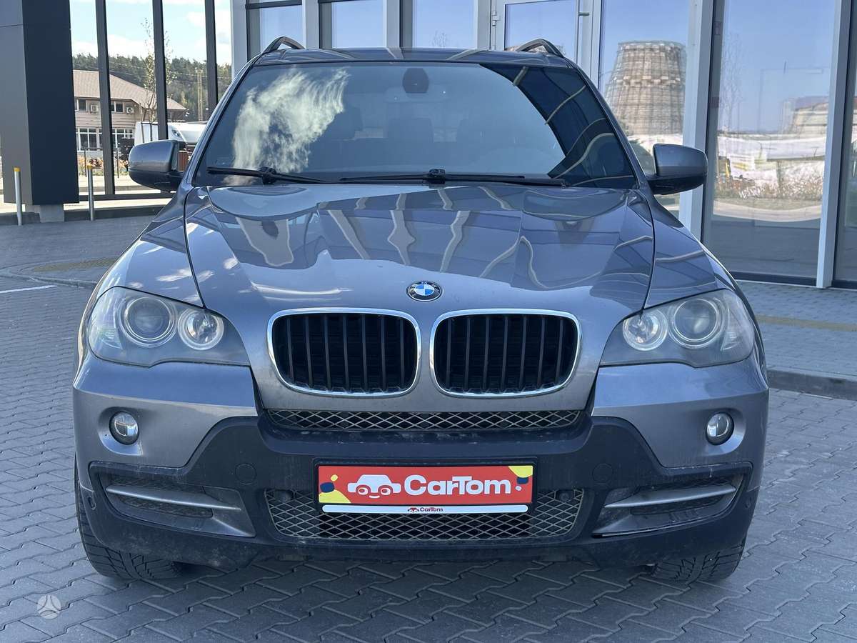 BMW X5 2009 — rear view