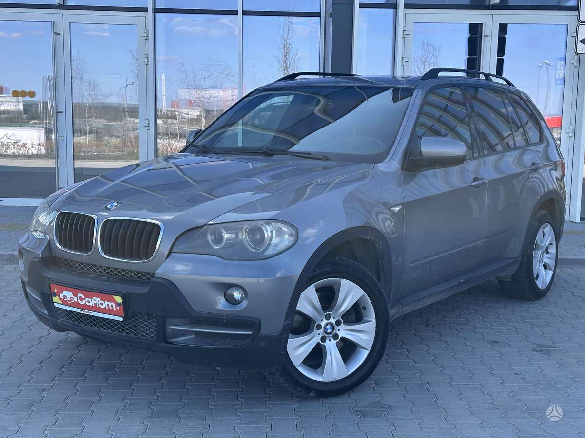 BMW X5 2009 — interior