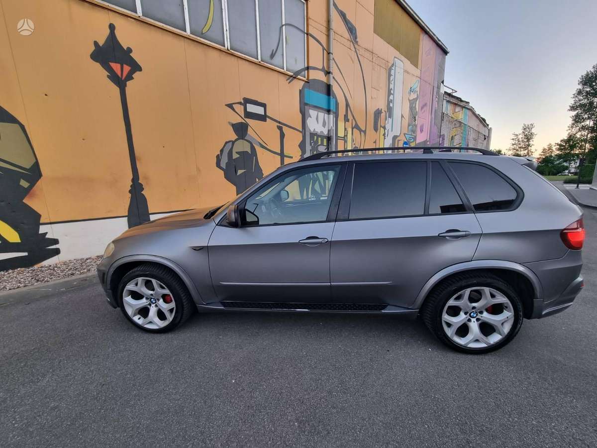 BMW X5 2009 — photo 12