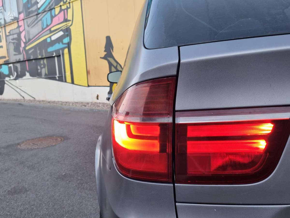 BMW X5 2009 — photo 13