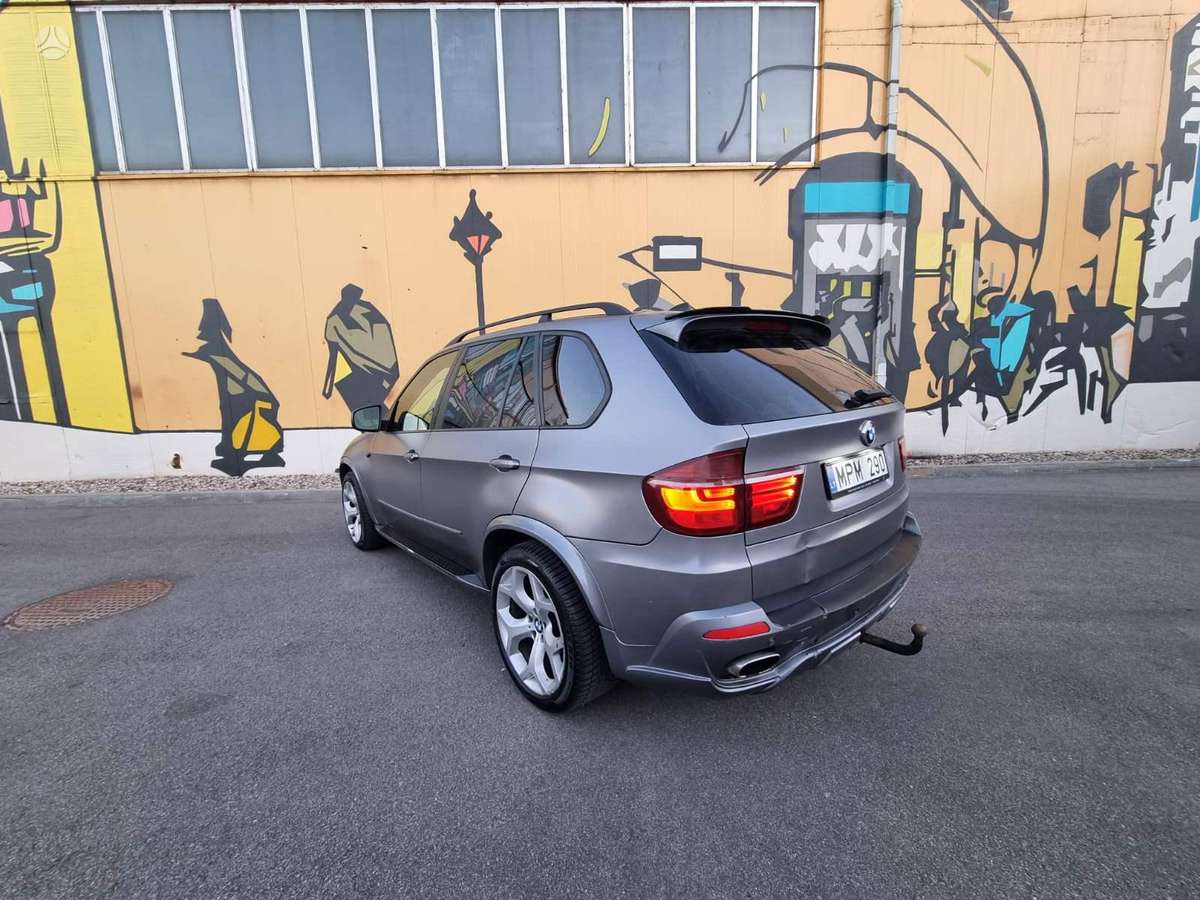 BMW X5 2009 — photo 15