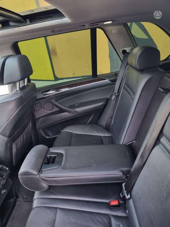 BMW X5 2009 — photo 19