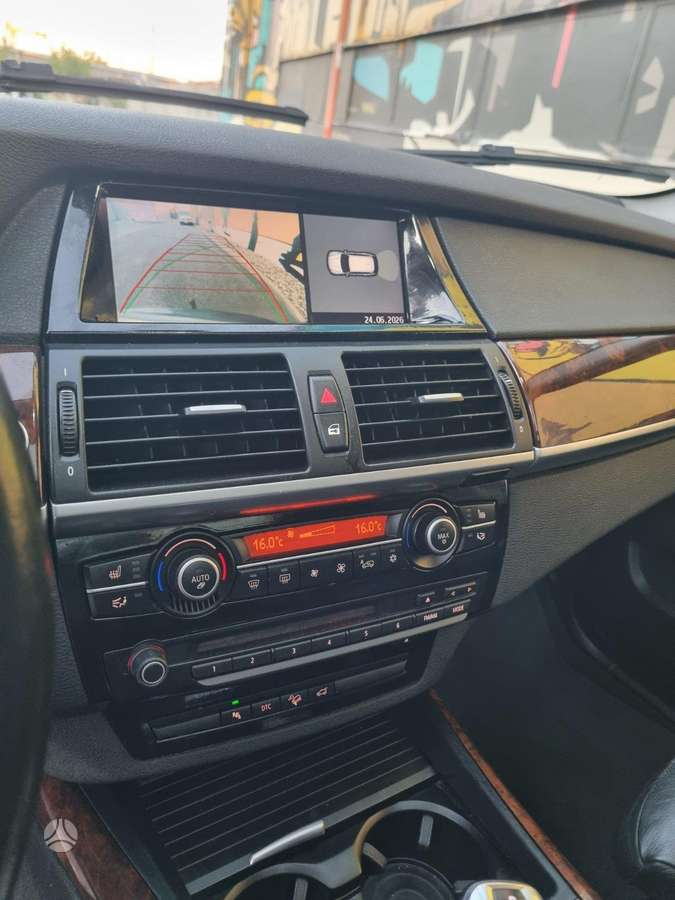 BMW X5 2009 — photo 20
