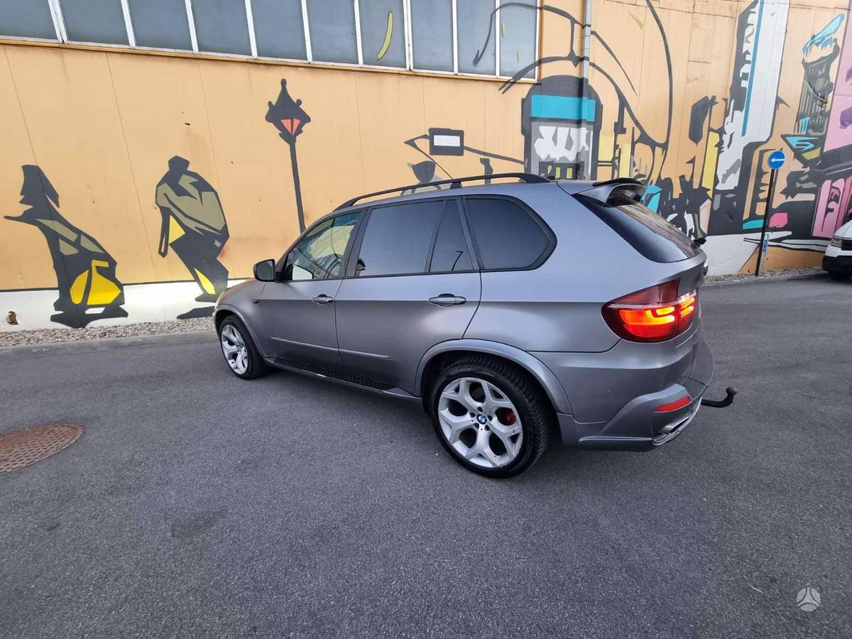 BMW X5 2009 — photo 7