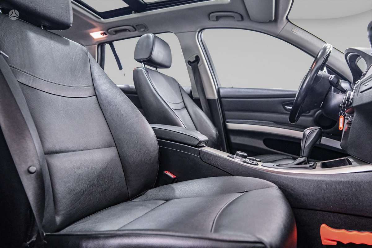 BMW 318 2010 — photo 6
