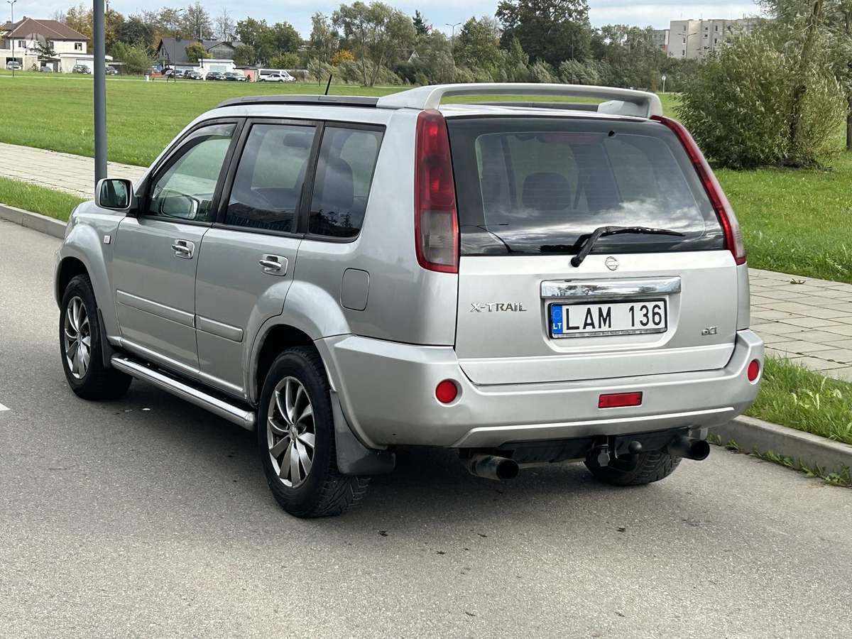 Nissan X-Trail 2004 — салон