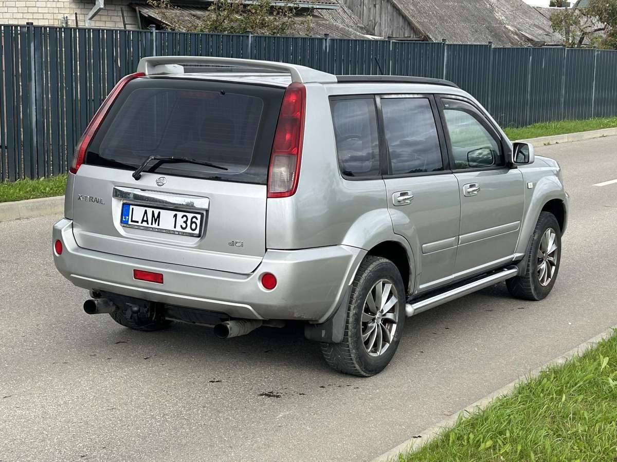 Nissan X-Trail 2004 — двигун 2200 cm³, 136 HP (100kW)