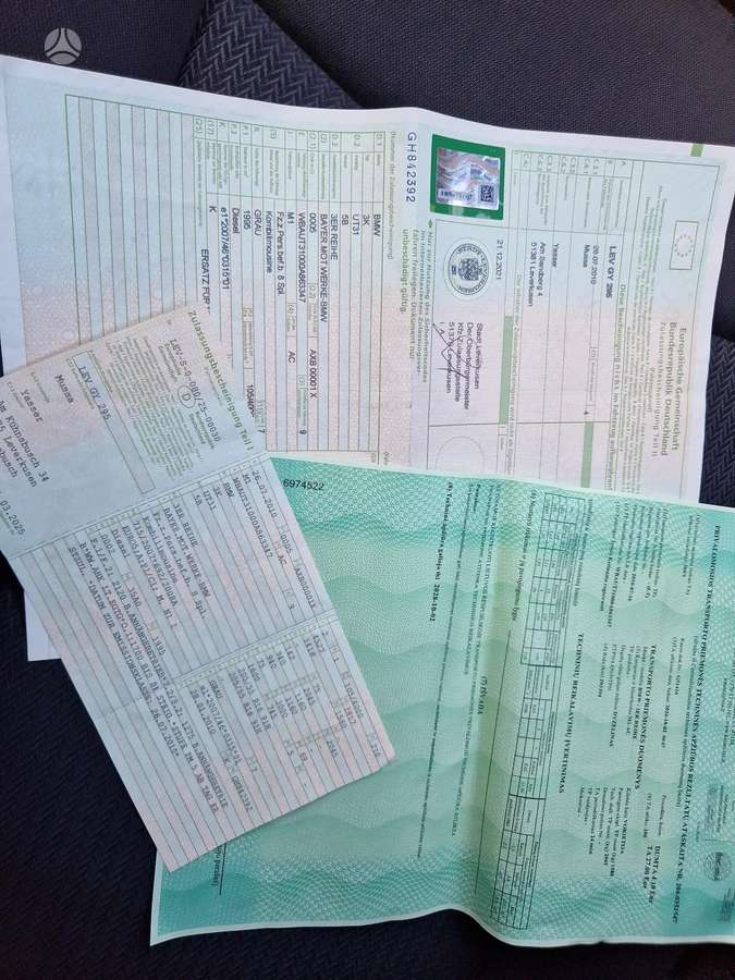 BMW 318 2010 — photo 24