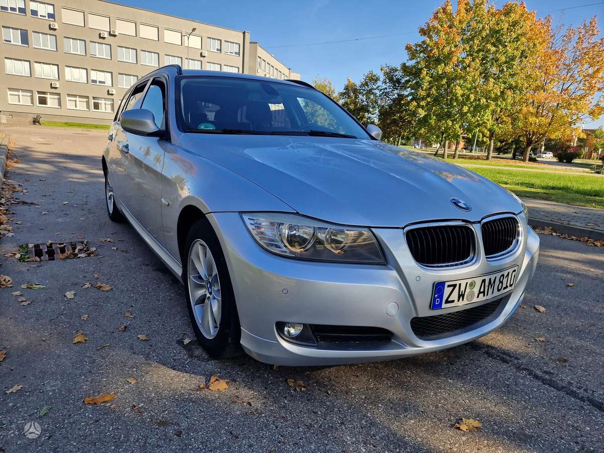 BMW 318 2010 — engine