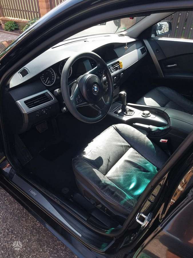BMW 530 2005 — photo 14