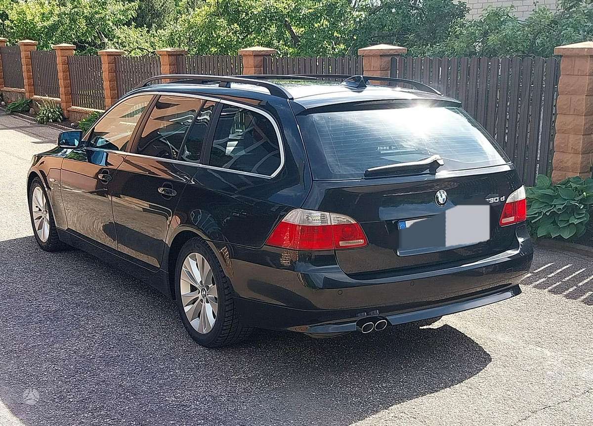 BMW 530 2005 — engine 2993 cm³, 218 HP (160kW)