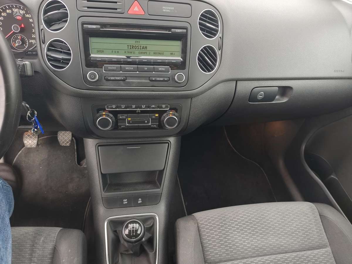 Volkswagen Golf 2010 — photo 11