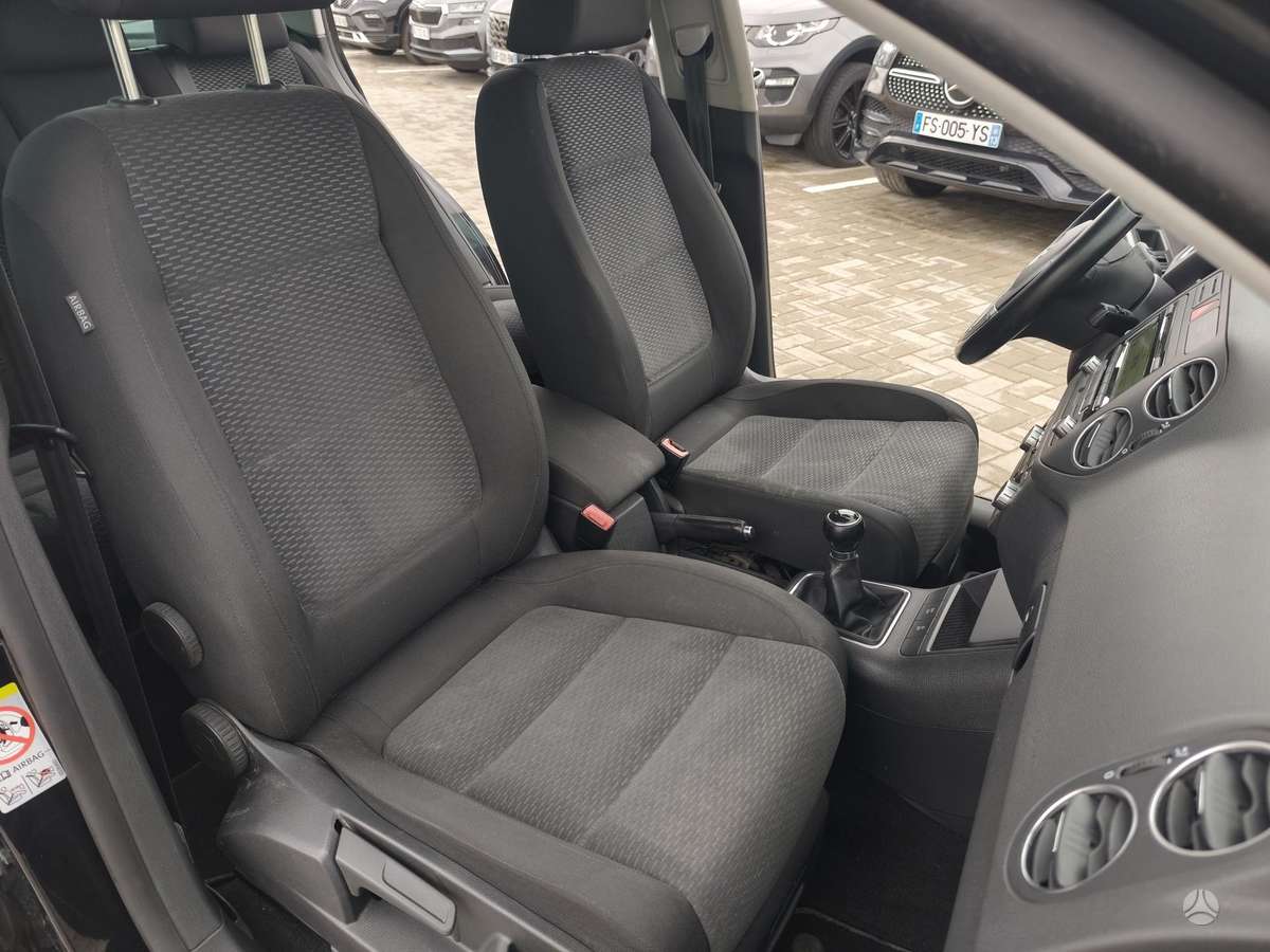Volkswagen Golf 2010 — photo 12