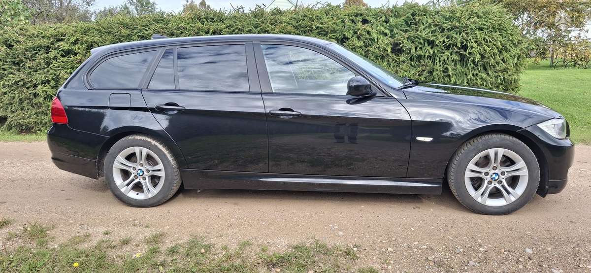 BMW 318 2012 — двигун 2000 cm³, 143 HP (105kW)