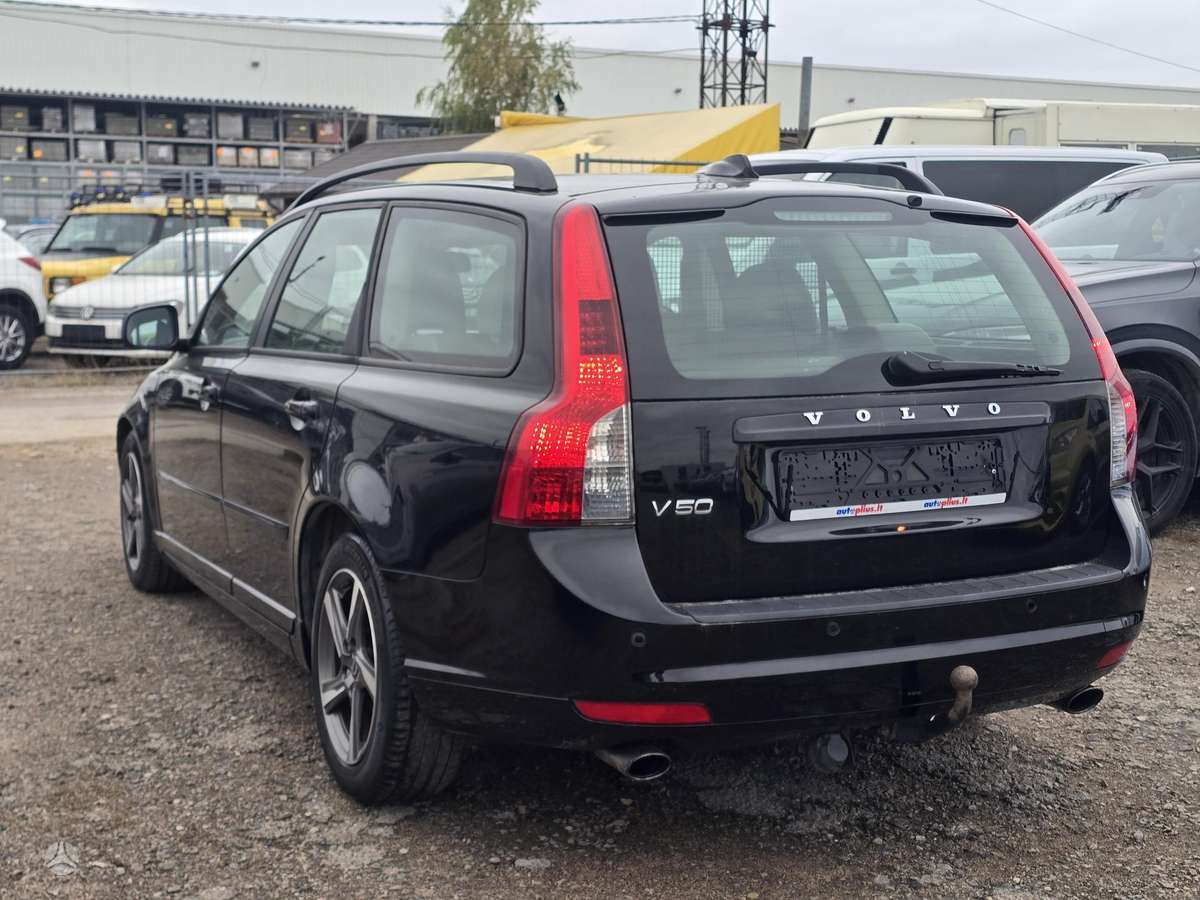 Volvo V50 2010 — engine 1998 cm³, 177 HP (130kW)