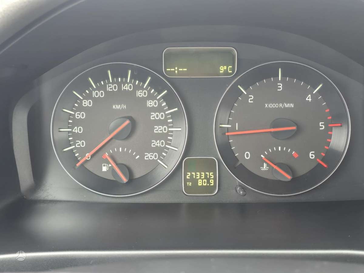 Volvo V50 2010 — photo 5