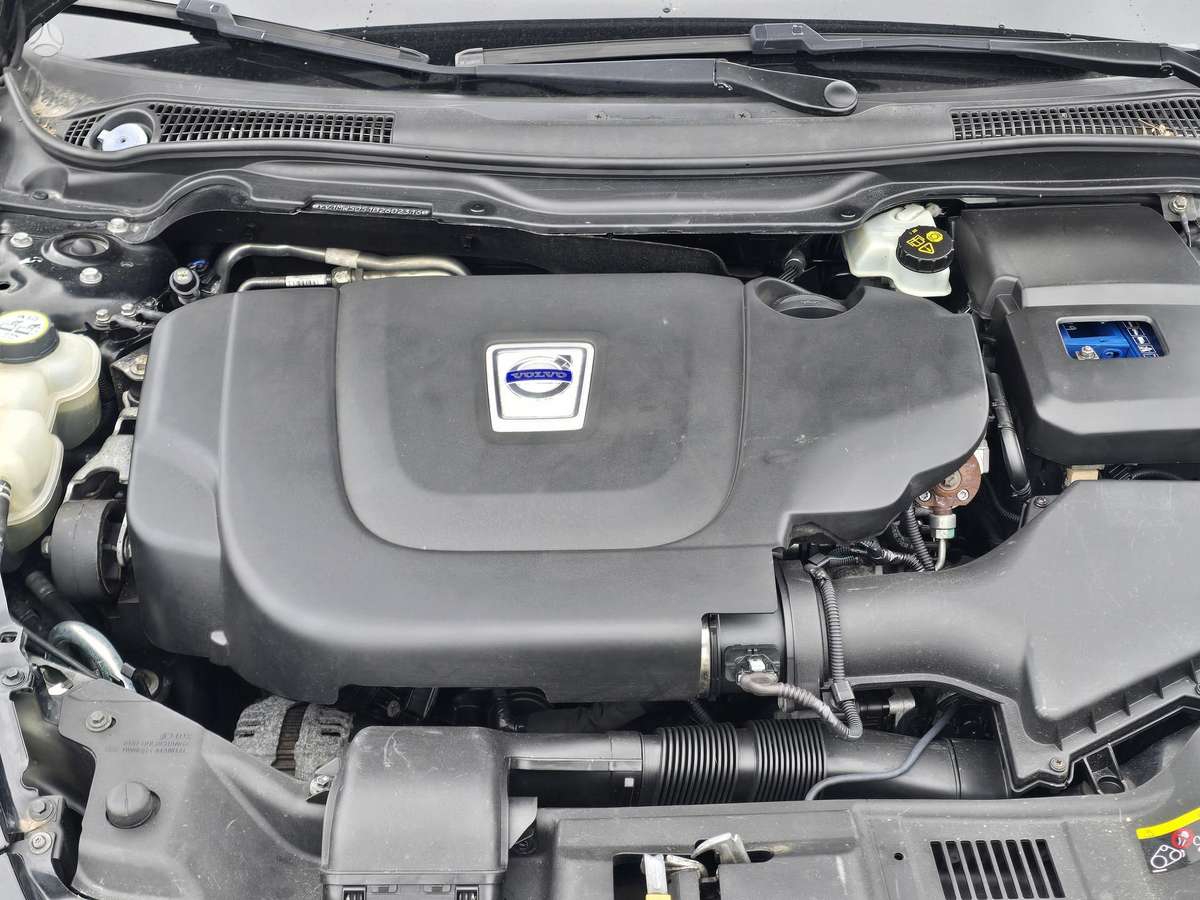 Volvo V50 2010 — photo 9