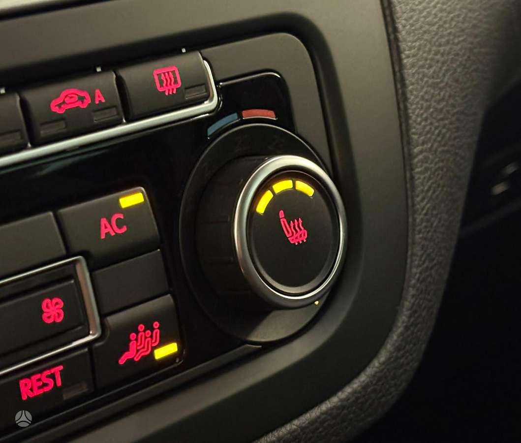 Volkswagen Sharan 2011 — двигун 1968 cm³, 140 HP (103kW)