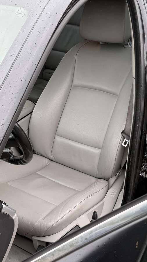 BMW 525 2011 — photo 12