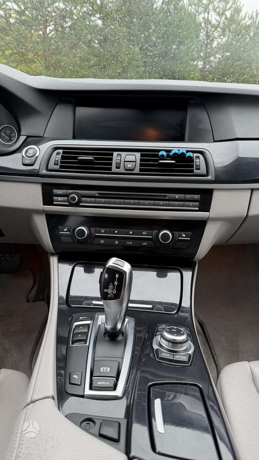 BMW 525 2011 — photo 14