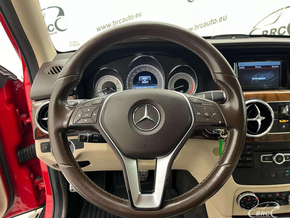 Mercedes-Benz GLK350 2013 — фото 16