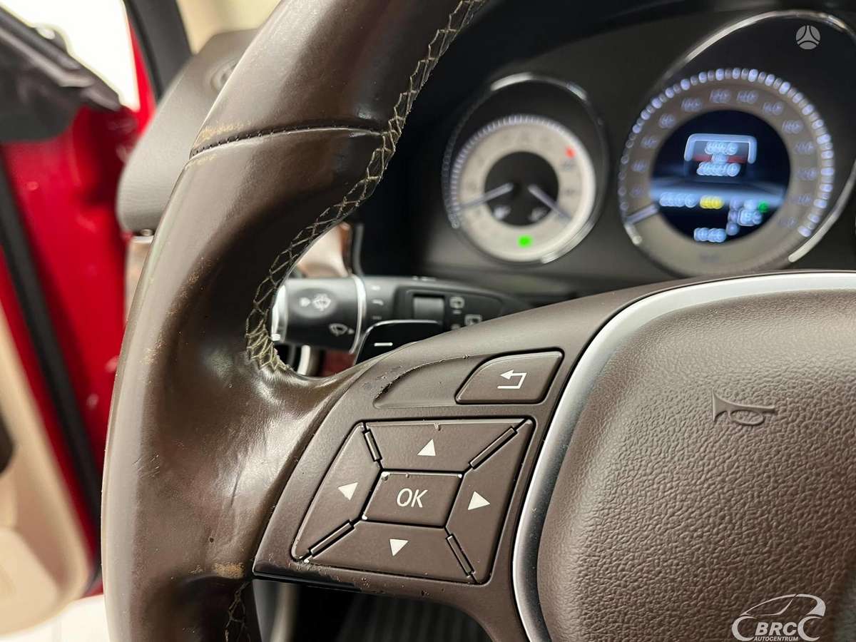 Mercedes-Benz GLK350 2013 — фото 18