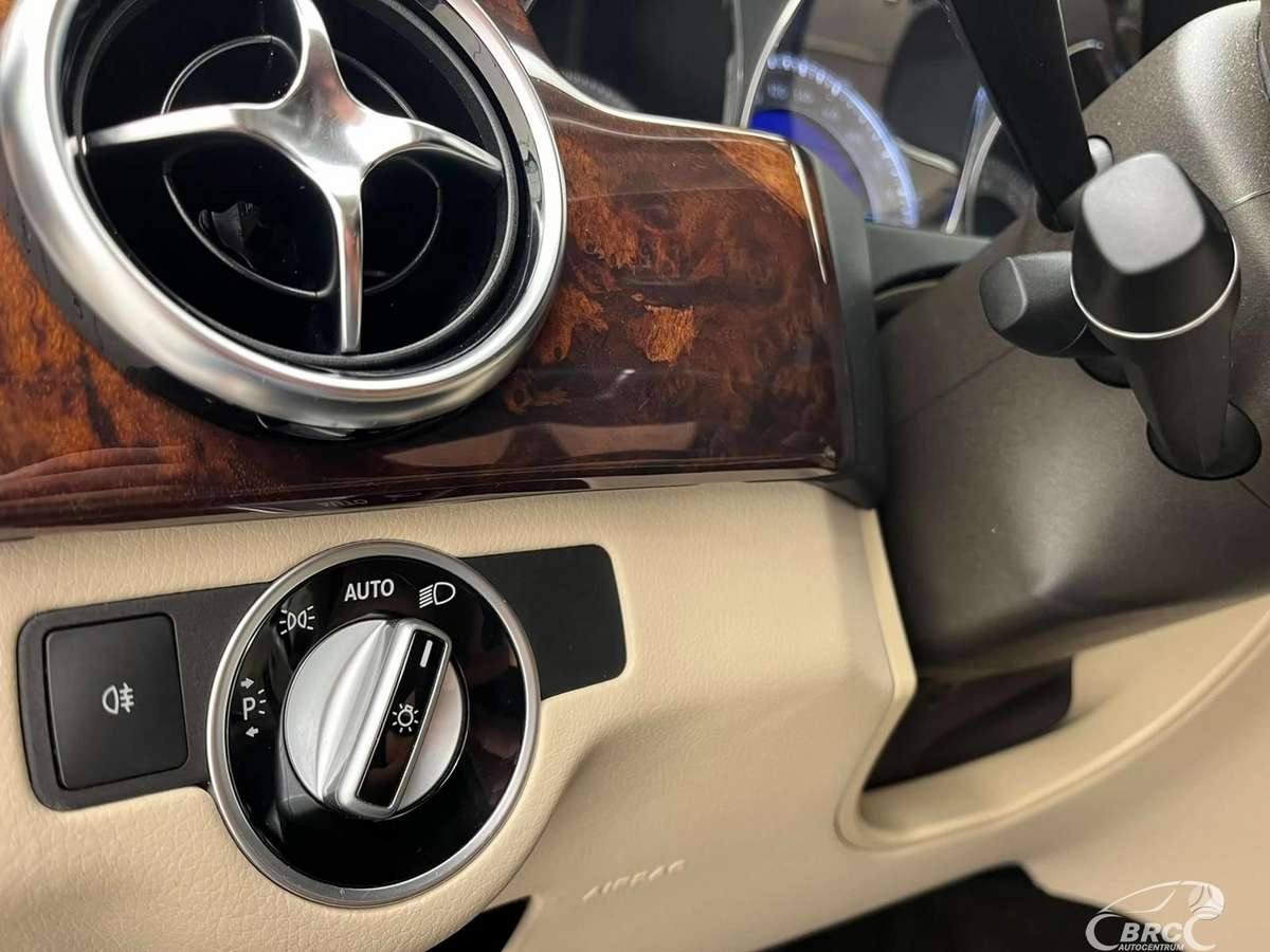 Mercedes-Benz GLK350 2013 — фото 30