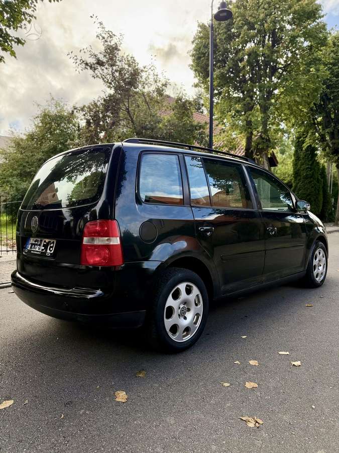 Volkswagen Touran 2006 — двигун 1968 cm³, 140 HP (103kW)
