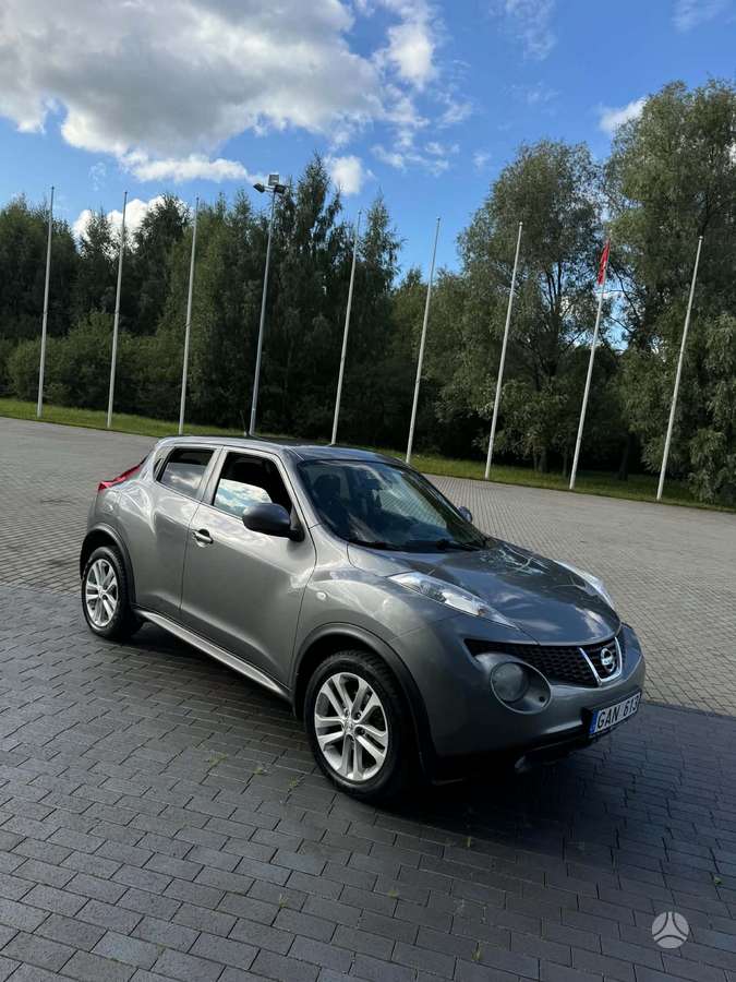 Nissan Juke 2012 — engine 1598 cm³, 117 HP (86kW)