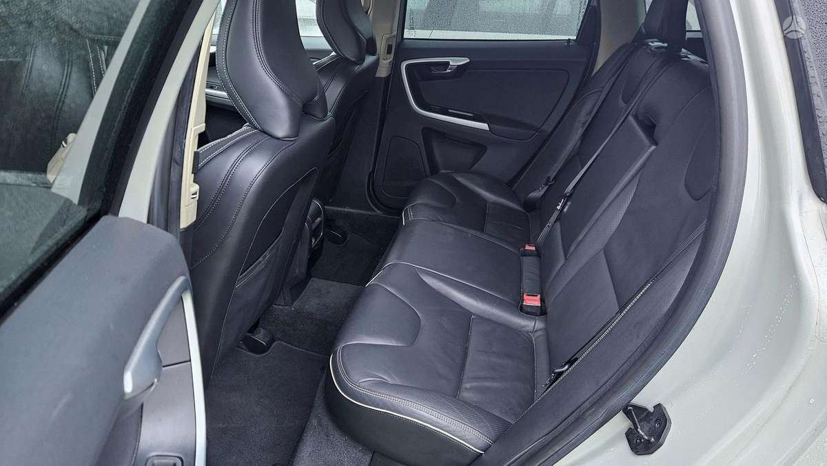 Volvo XC60 2011 — photo 5