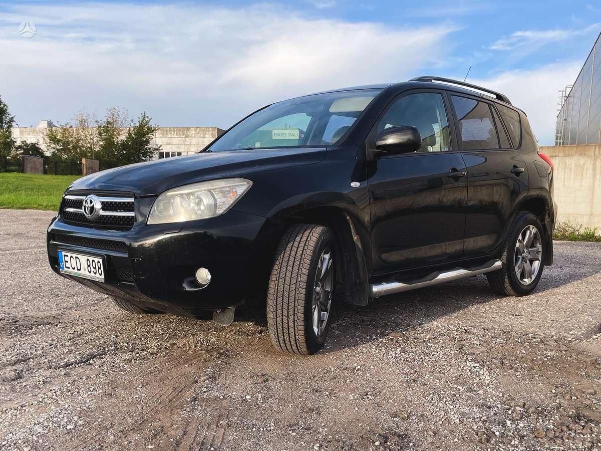 Toyota RAV4 2006 — вигляд ззаду