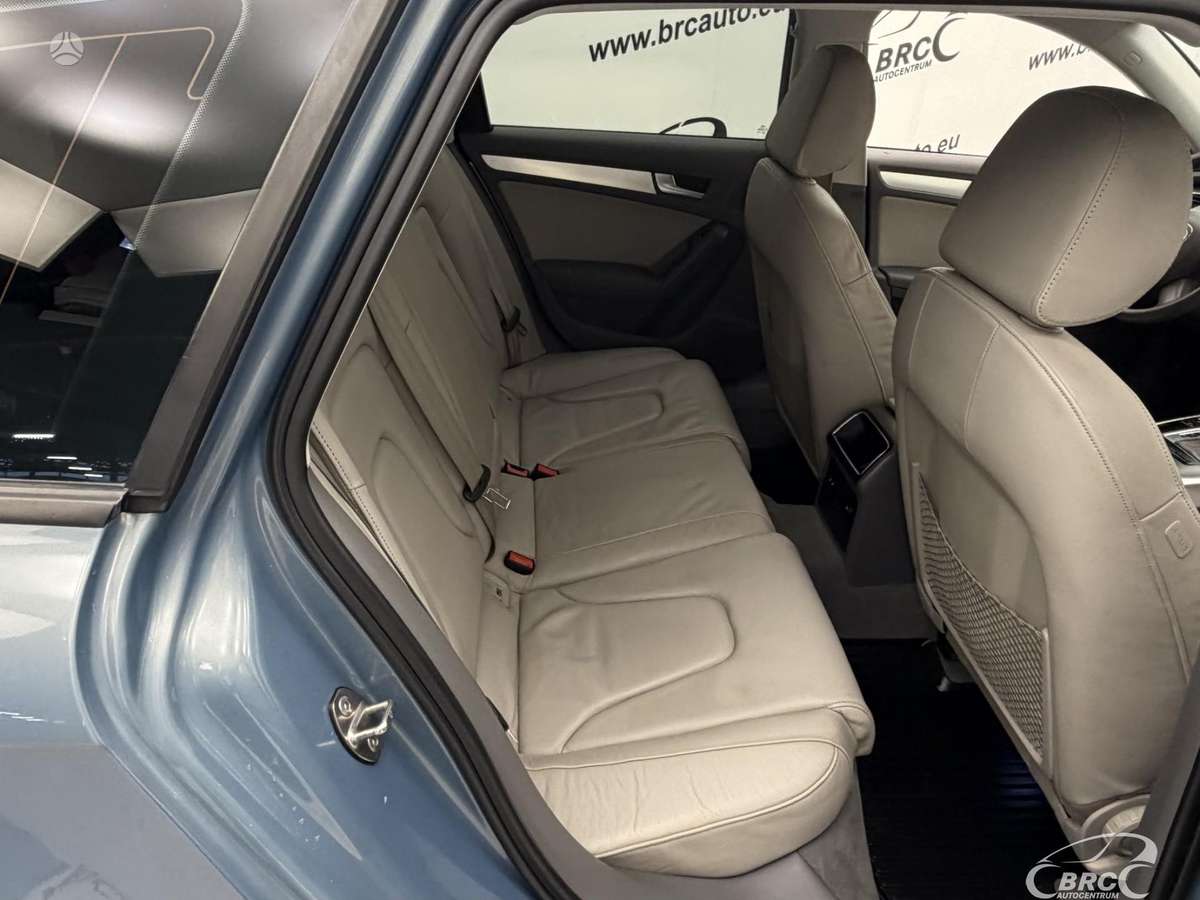 Audi A4 2009 — photo 11