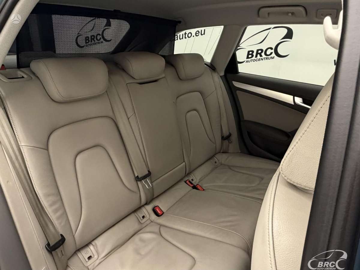 Audi A4 2009 — photo 12