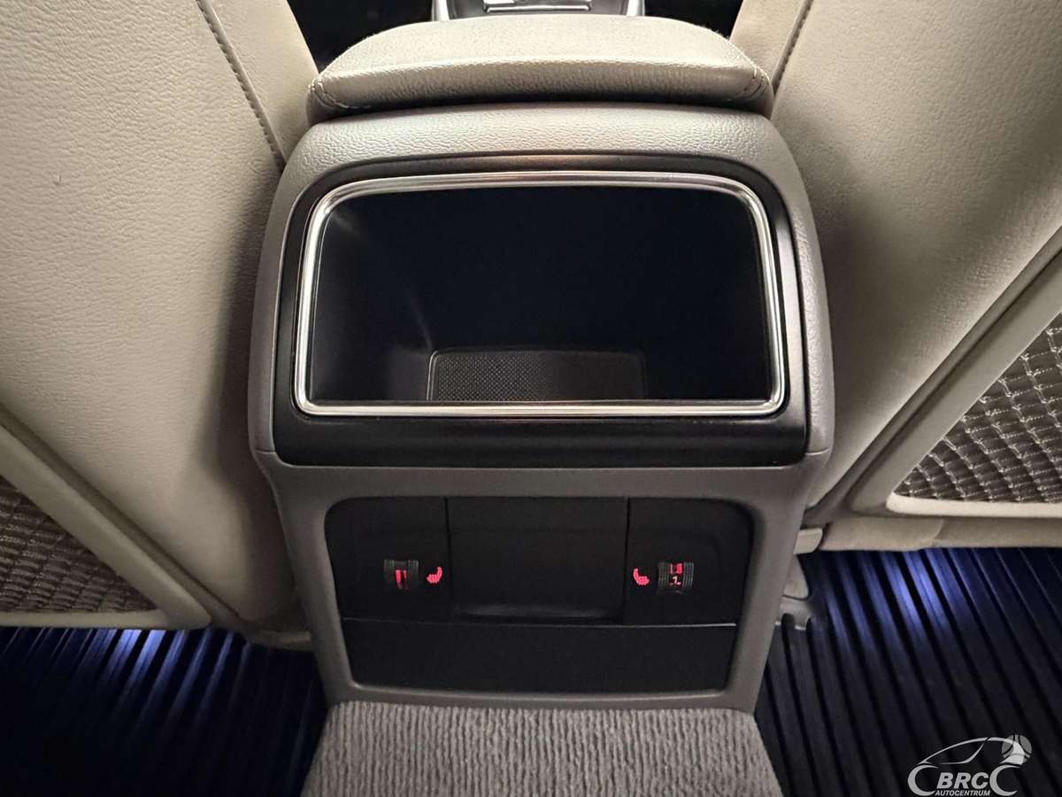Audi A4 2009 — photo 15