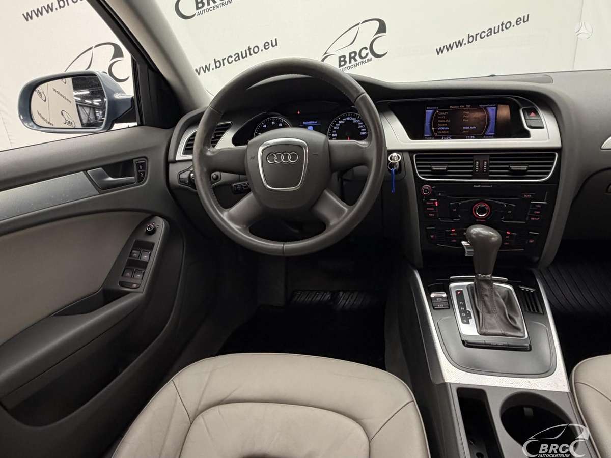 Audi A4 2009 — photo 16