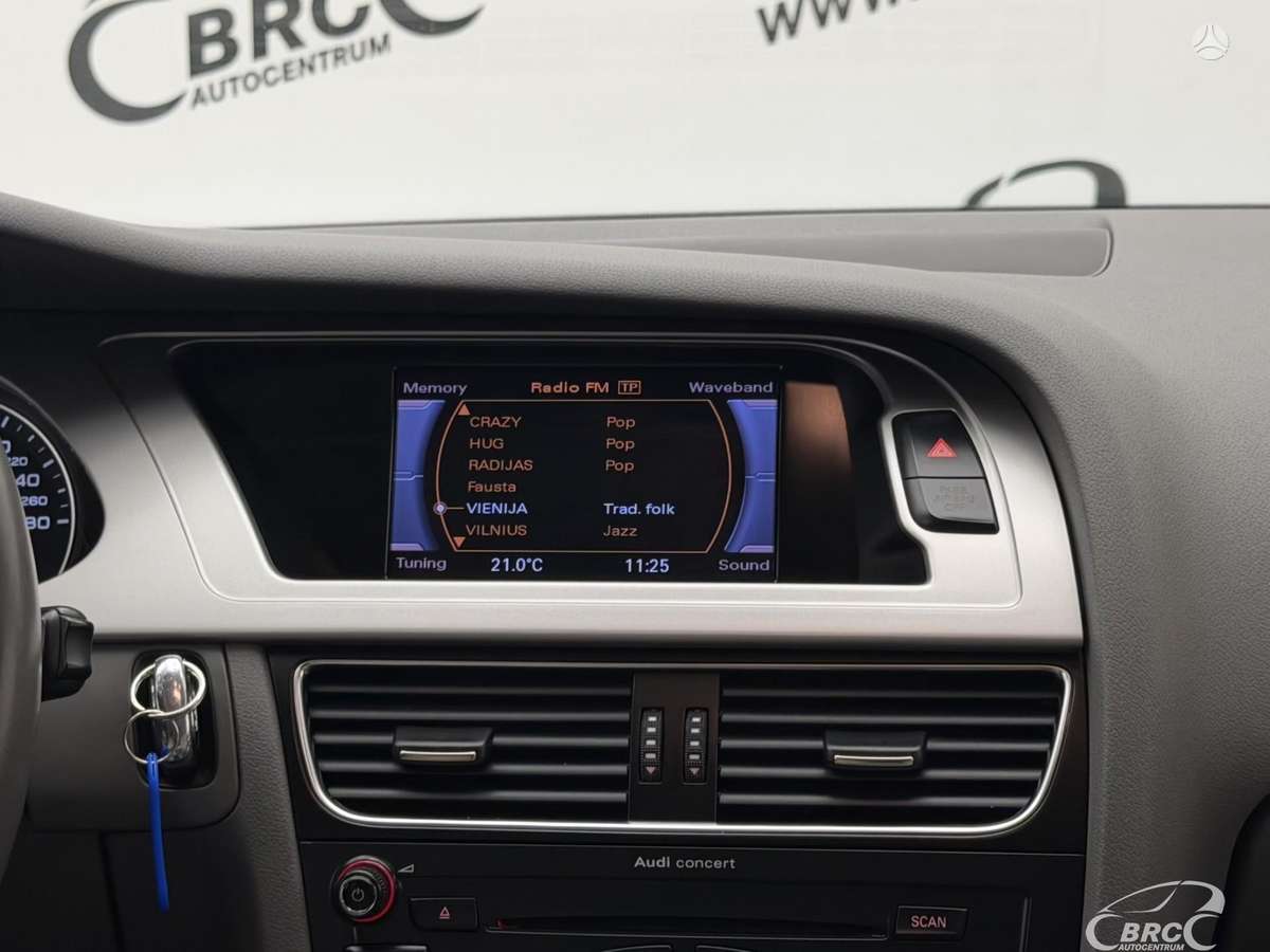 Audi A4 2009 — photo 17