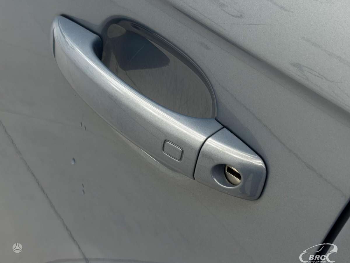 Audi A4 2009 — photo 21