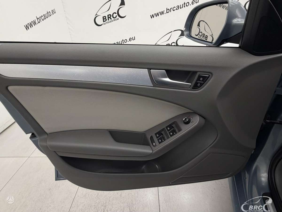 Audi A4 2009 — photo 23
