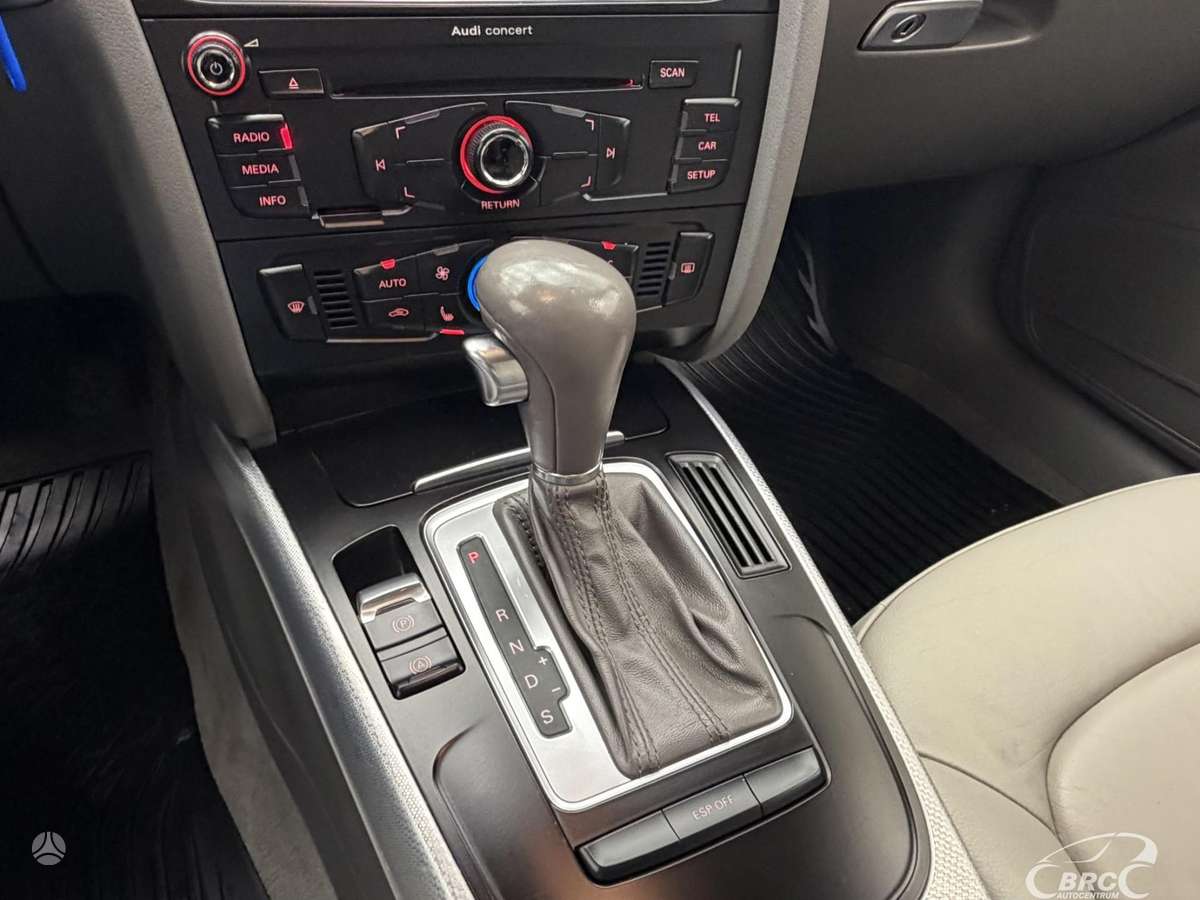 Audi A4 2009 — photo 28