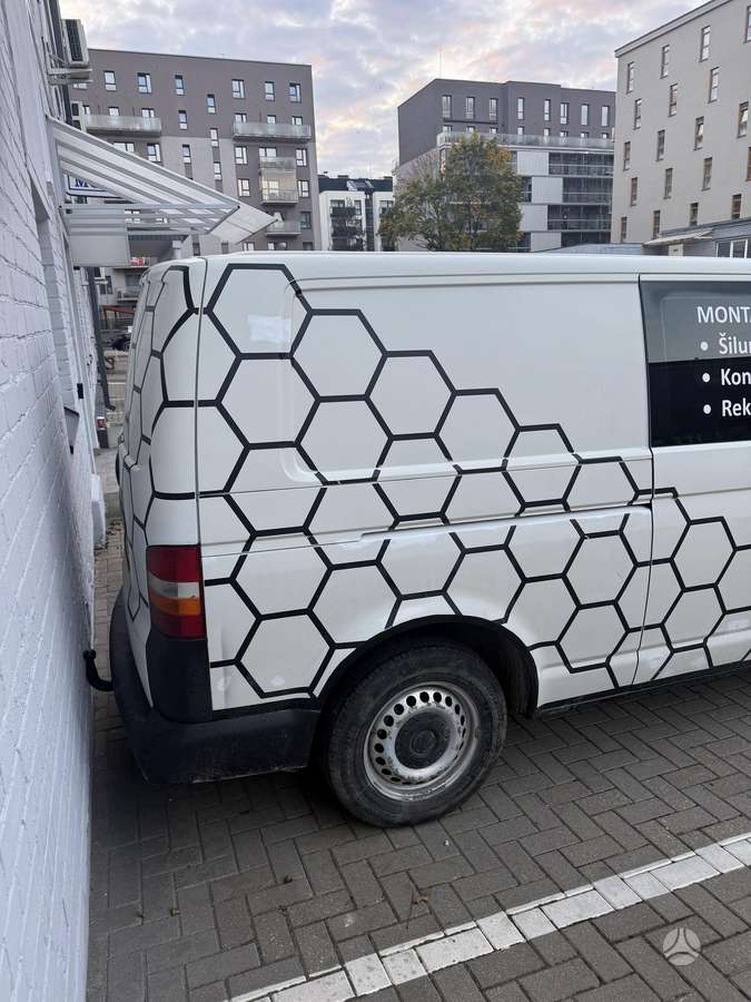 Volkswagen Transporter 2009 — interior