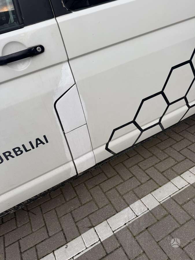 Volkswagen Transporter 2009 — engine 1896 cm³, 102 HP (75kW)