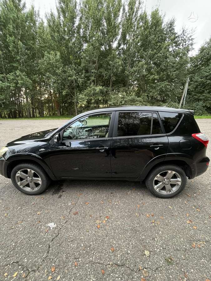 Toyota RAV4 2010 — photo 10